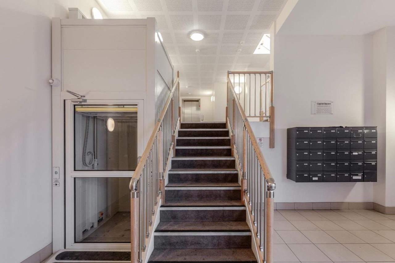Roomspace Serviced Apartments - Capitol Square Έπσομ Εξωτερικό φωτογραφία